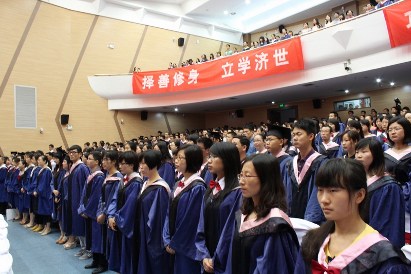 发言陈秀钦女士代表研究生家长发言梅学味博士代表毕业研究生发言黄汉