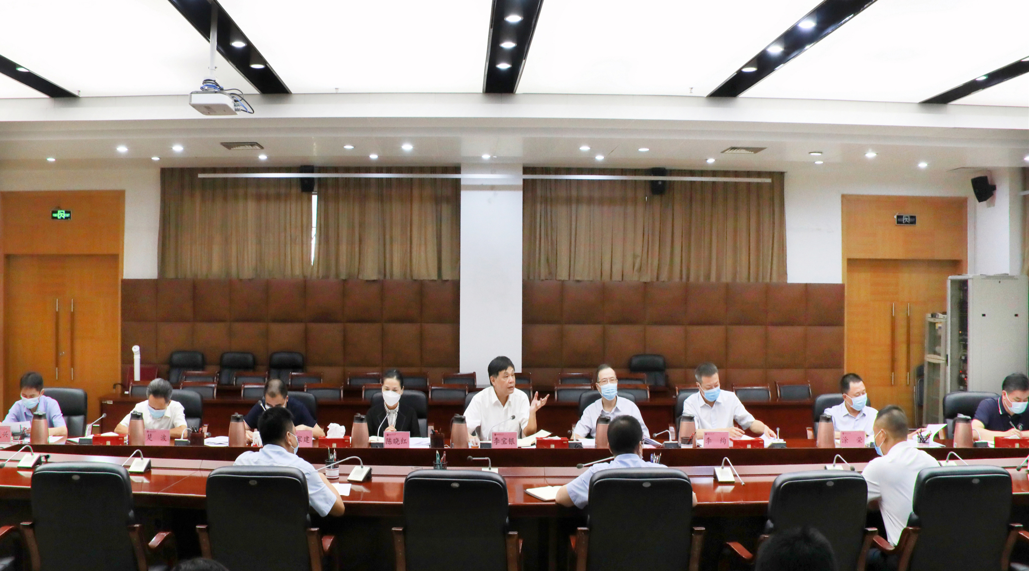 我校召开防控工作领导小组会议和二级单位负责人会议研究部署疫情防控工作